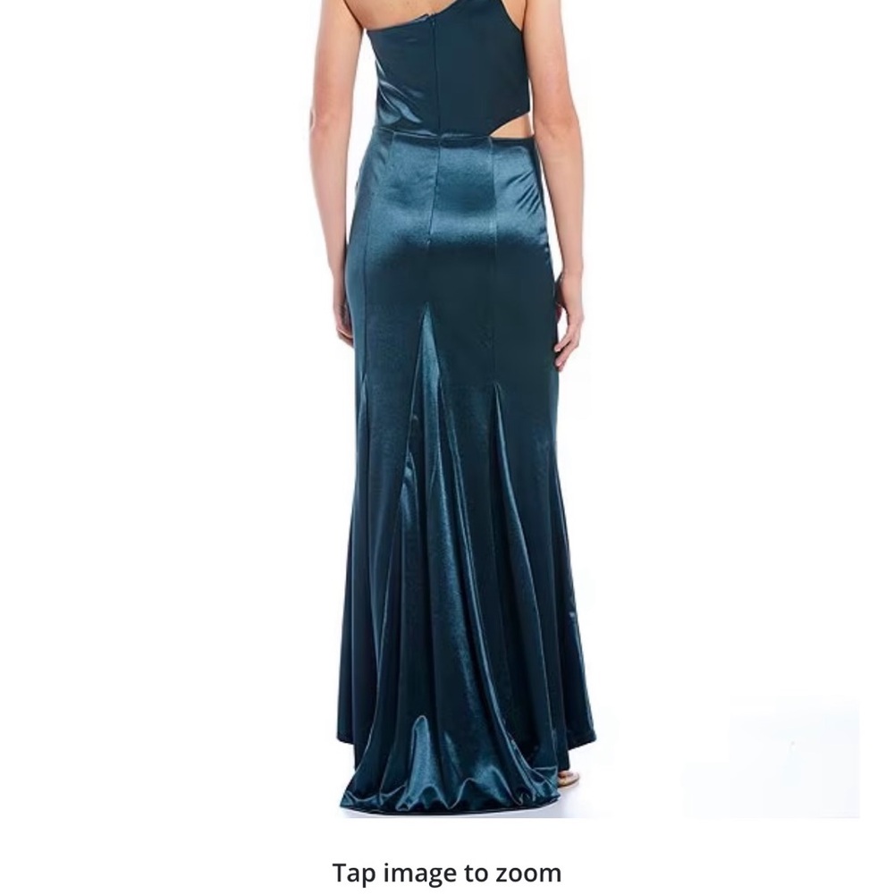 Jump Gown - Picture 2 of 6